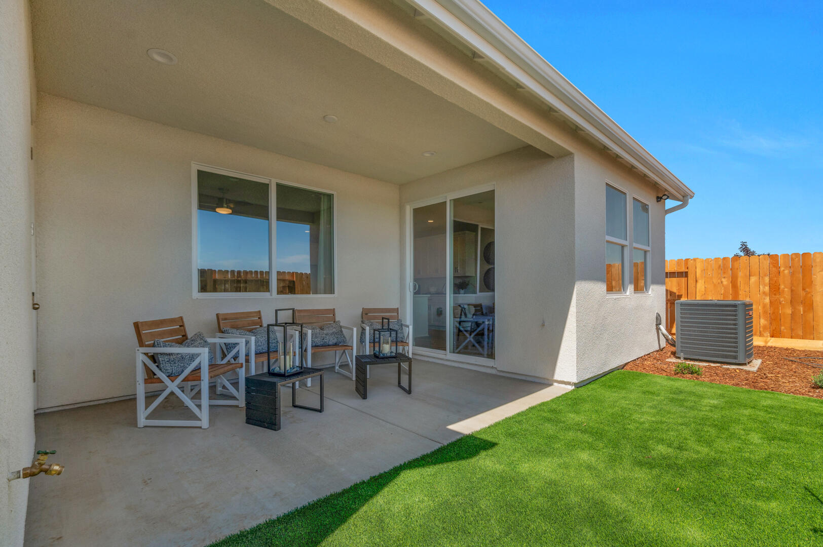 947 Lisbon Ave, Tulare, CA 93274