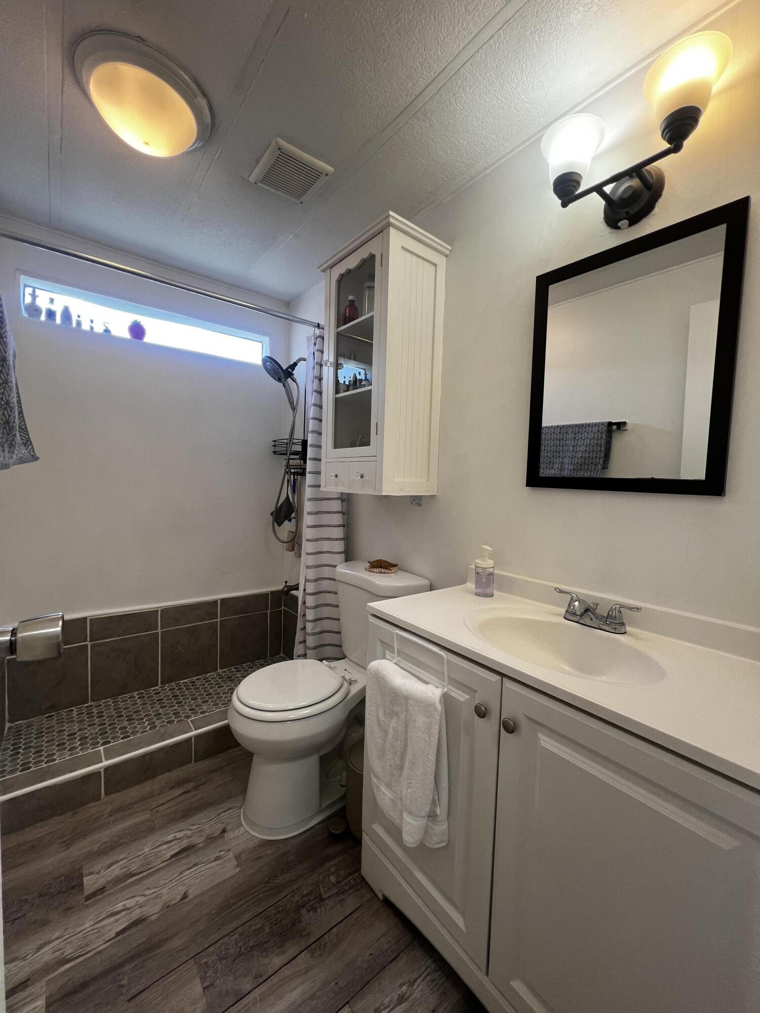 720 E Worth Ave #21, Porterville, CA 93257