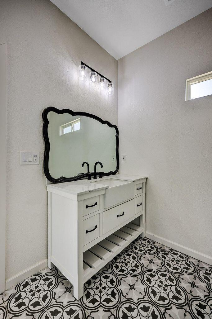 25143 Ave 212, Lindsay, CA 93247