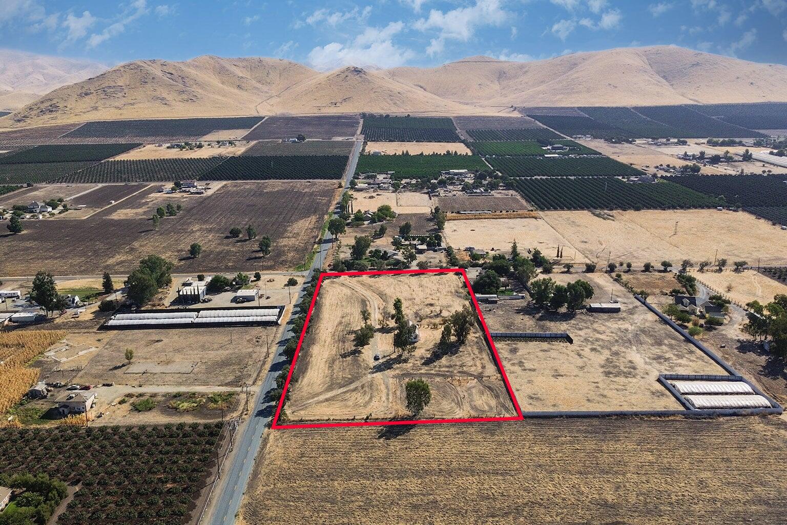 25143 Ave 212, Lindsay, CA 93247