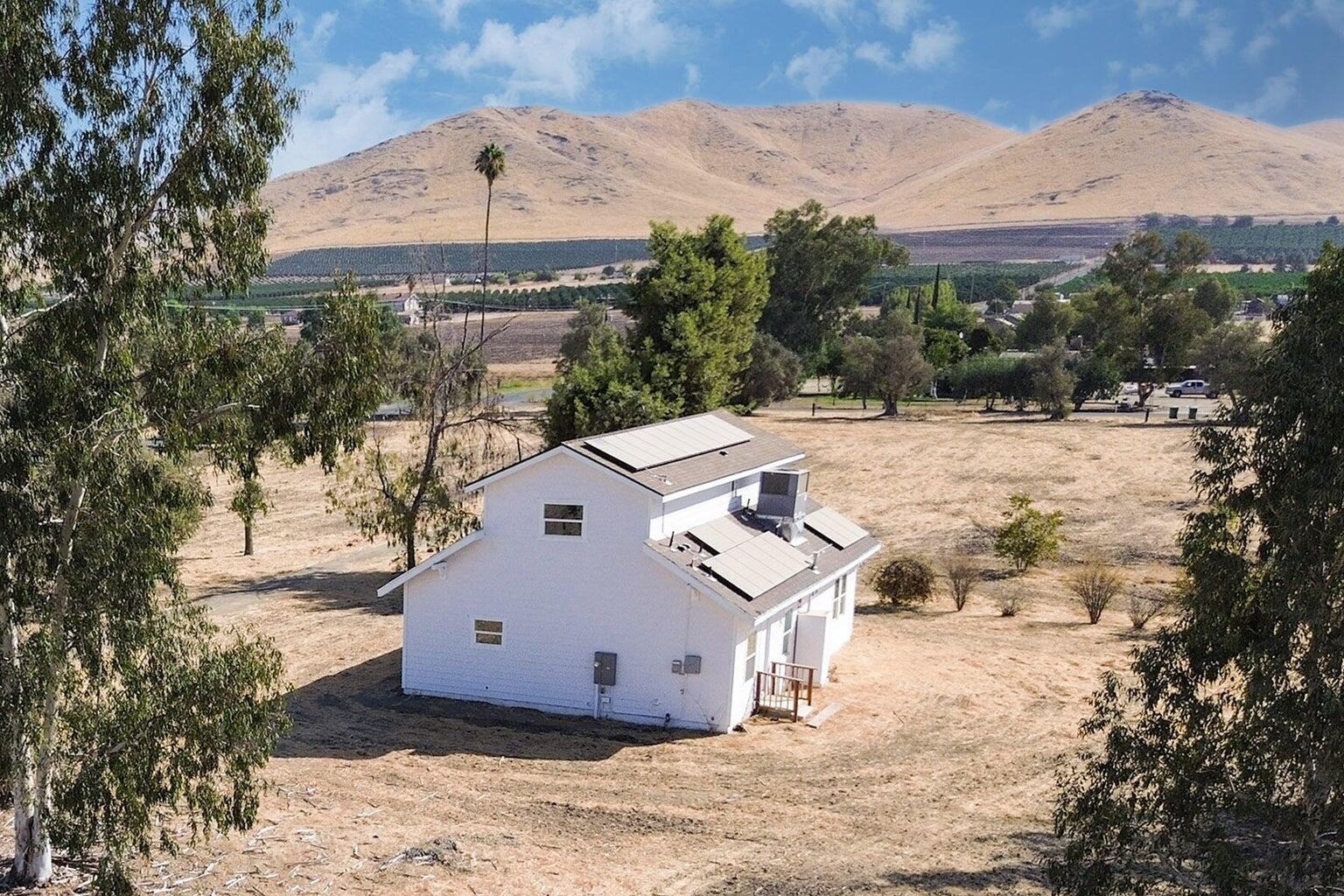 25143 Ave 212, Lindsay, CA 93247