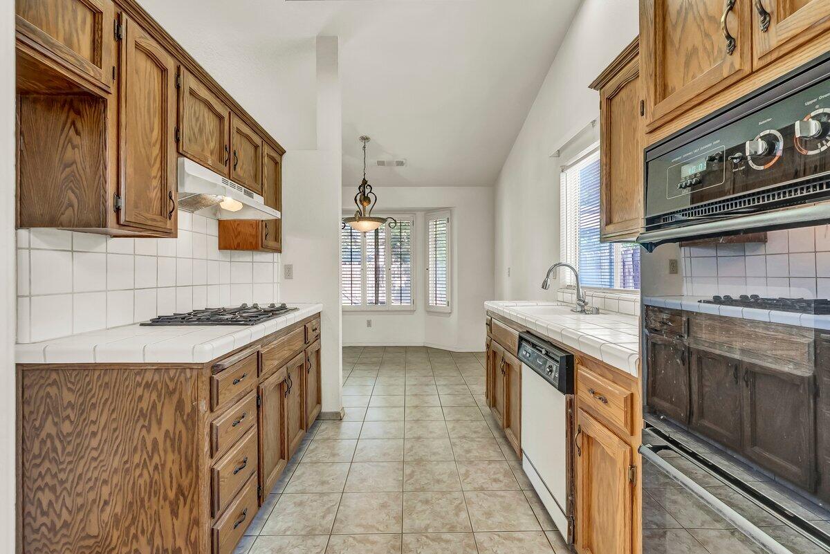 575 N Brandy Way, Porterville, CA 93257