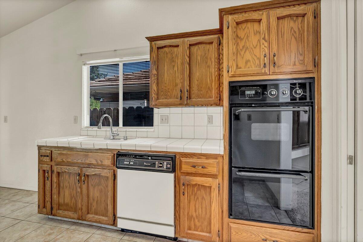 575 N Brandy Way, Porterville, CA 93257