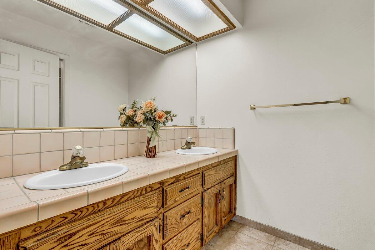 575 N Brandy Way, Porterville, CA 93257