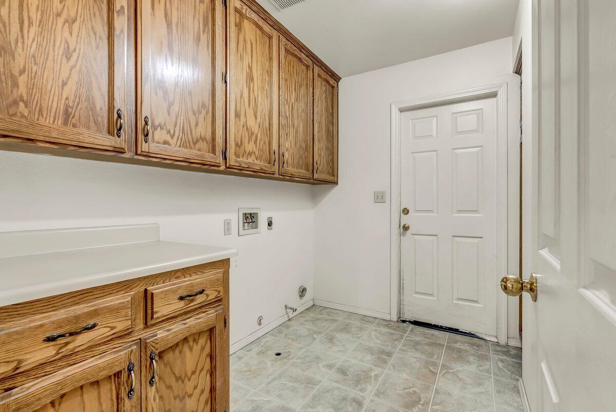 575 N Brandy Way, Porterville, CA 93257