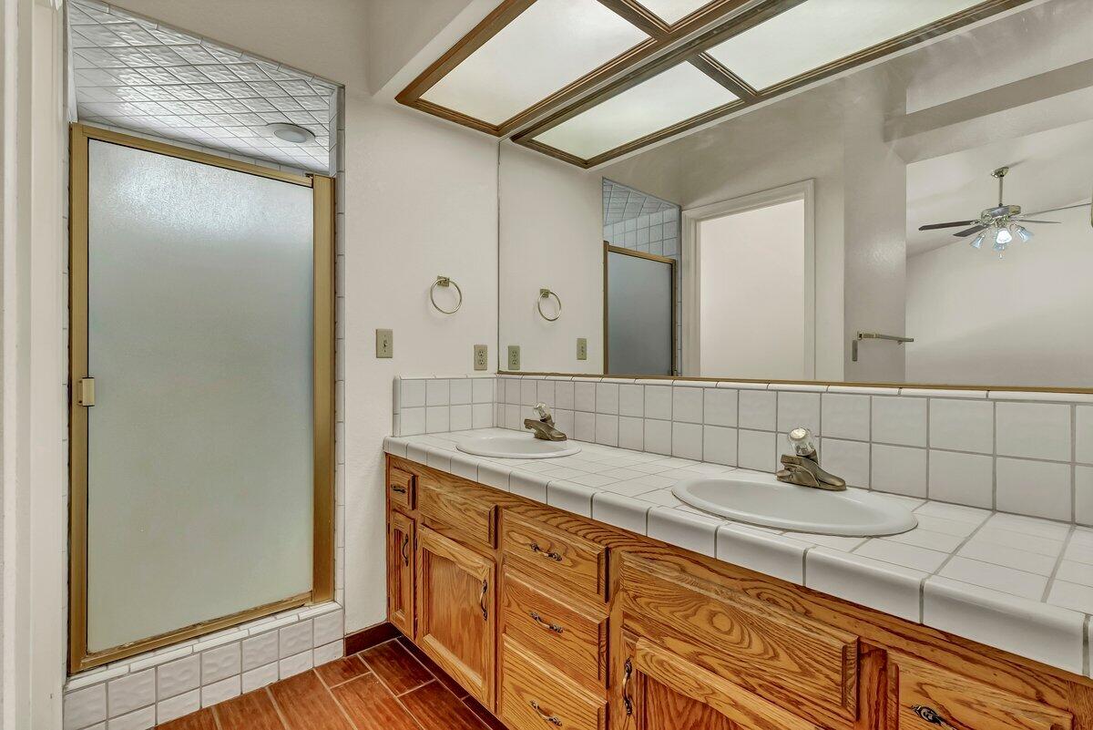 575 N Brandy Way, Porterville, CA 93257