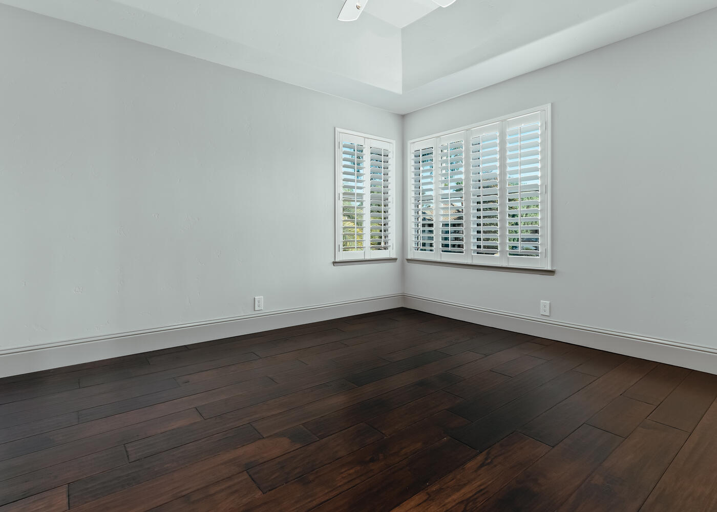 5721 W Prospect Dr, Visalia, CA 93291