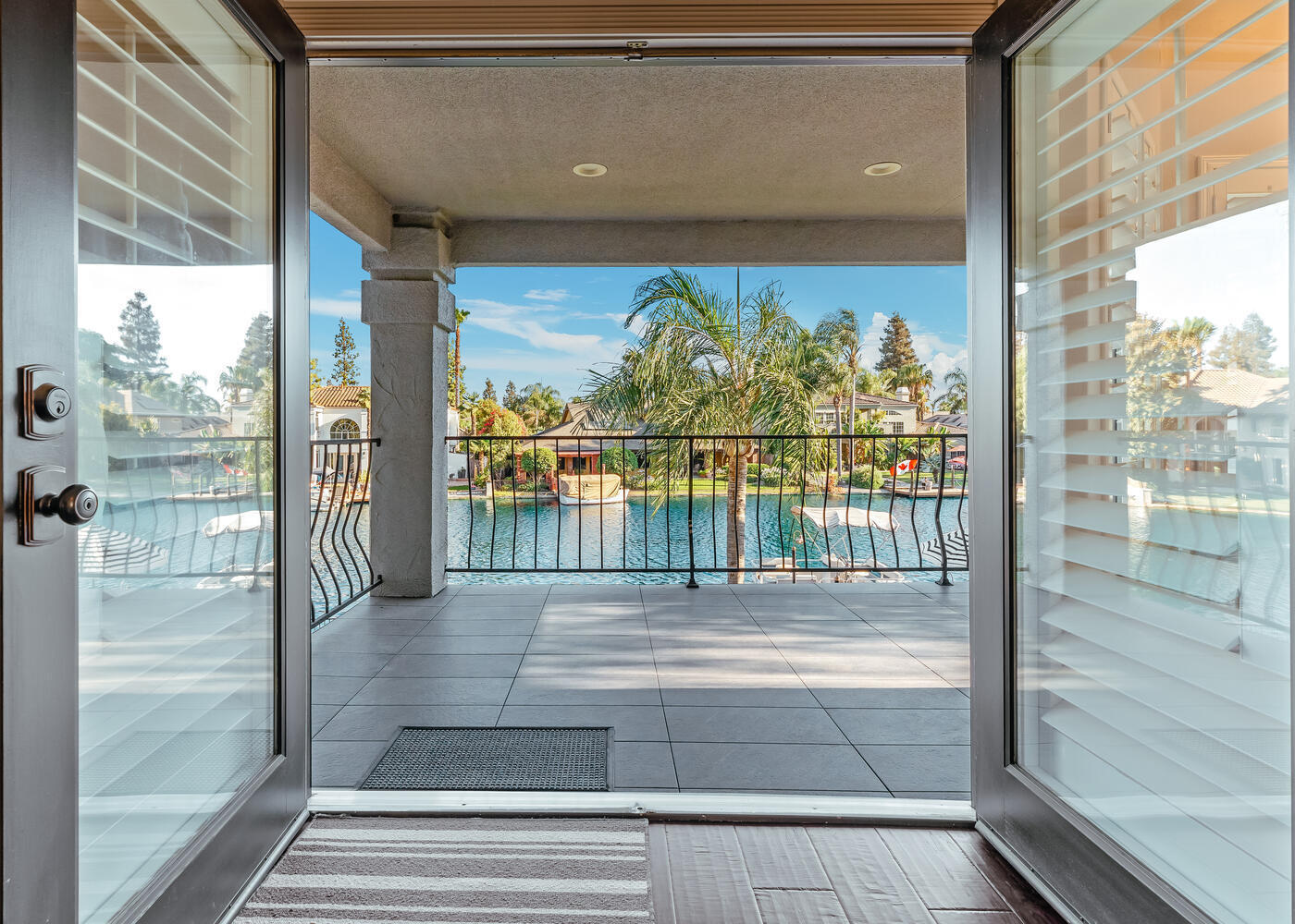 5721 W Prospect Dr, Visalia, CA 93291