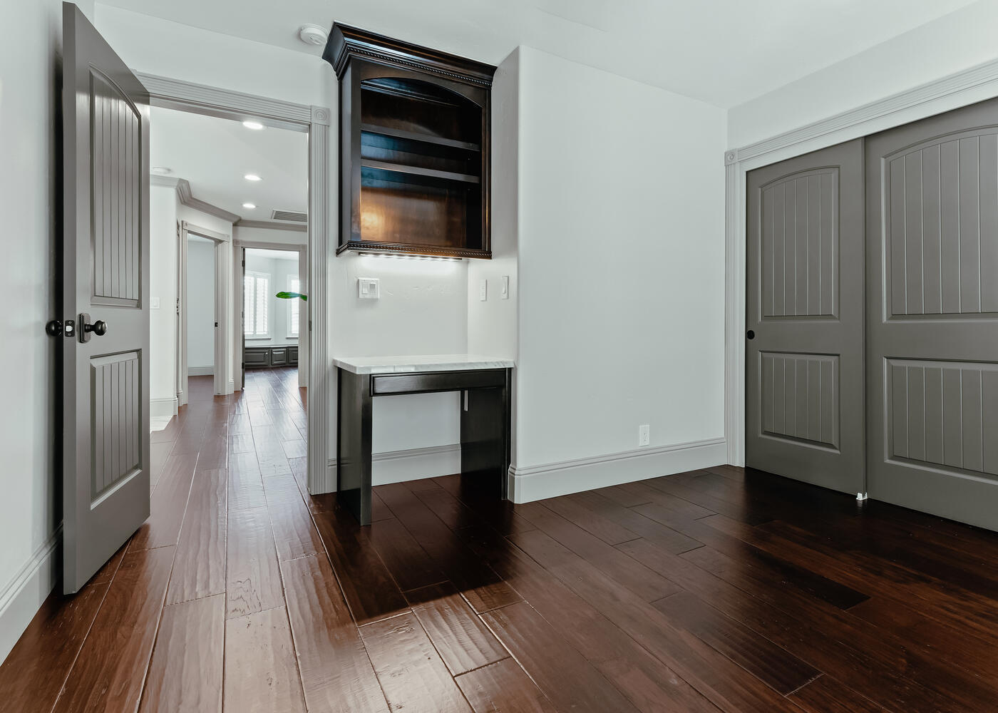 5721 W Prospect Dr, Visalia, CA 93291