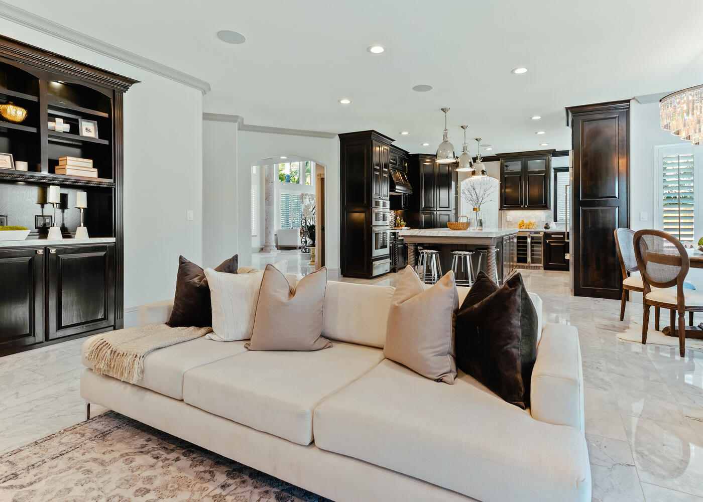 5721 W Prospect Dr, Visalia, CA 93291