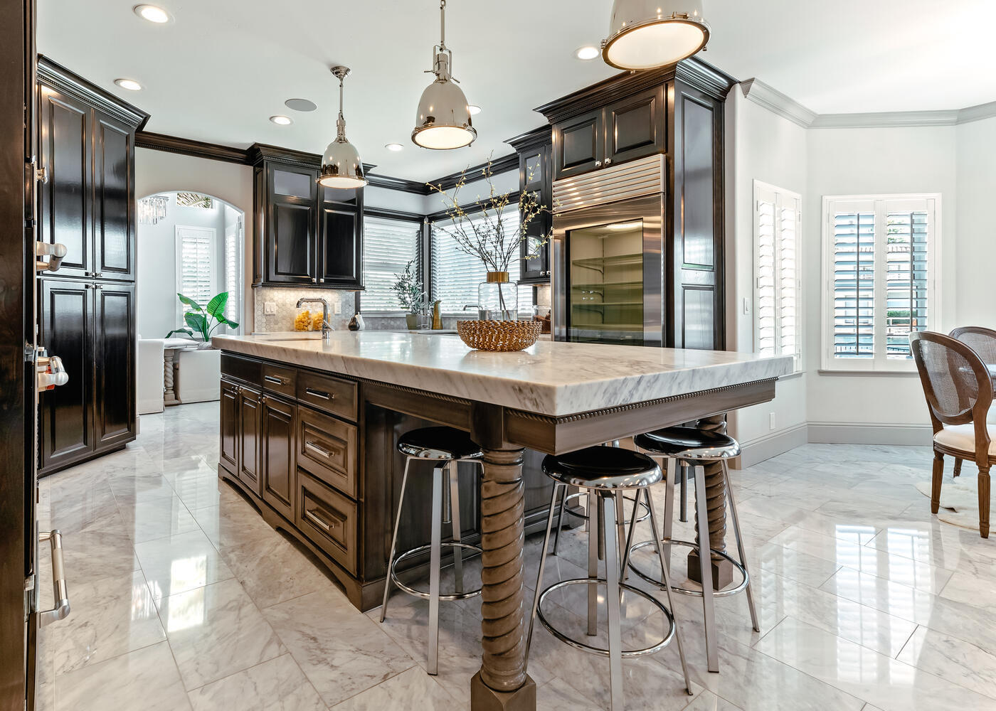 5721 W Prospect Dr, Visalia, CA 93291