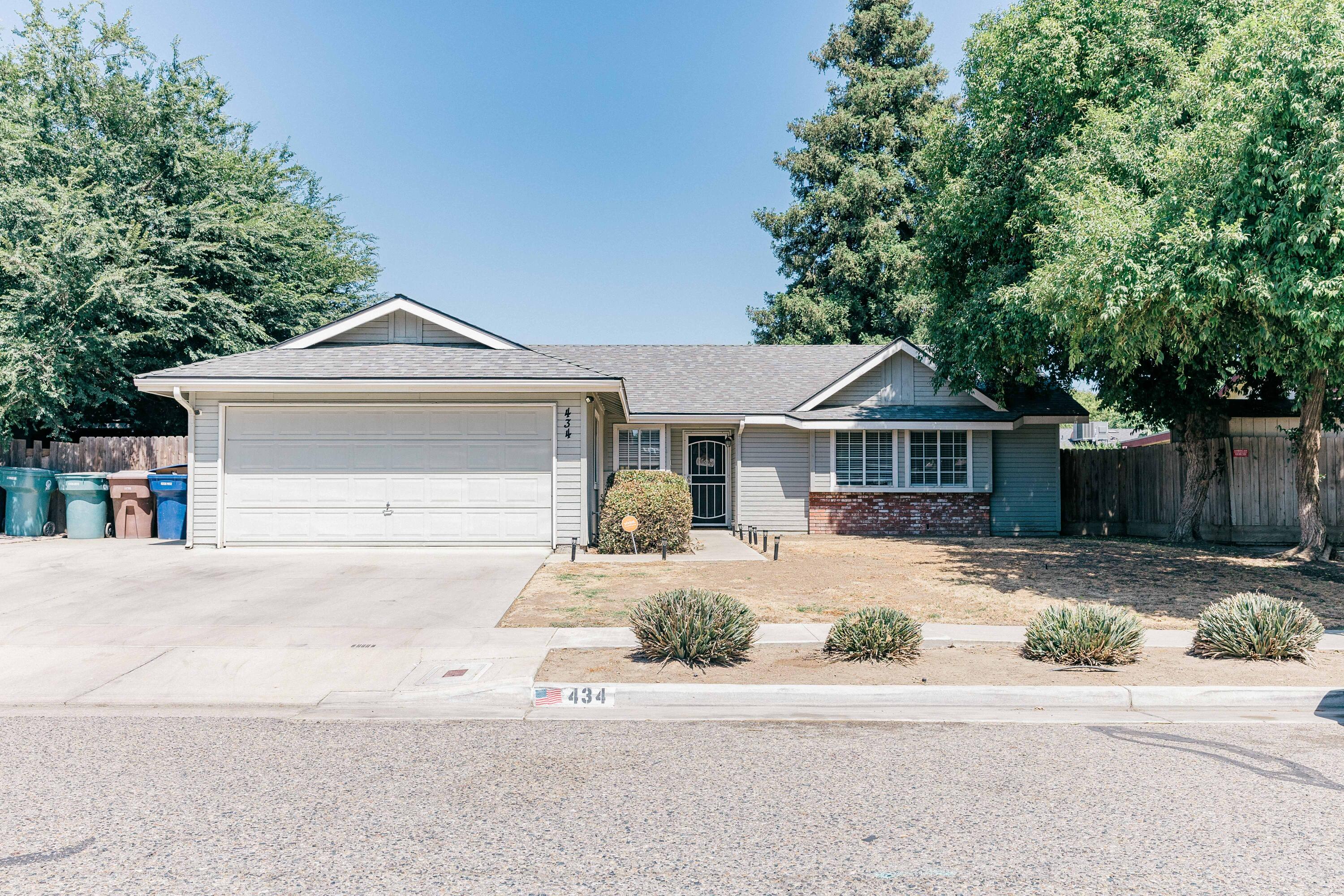 434 Fallbrook Ct, Tulare, CA 93274