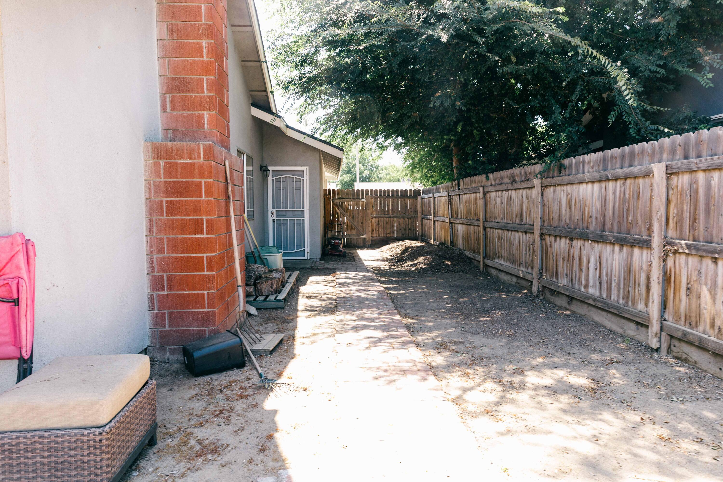 434 Fallbrook Ct, Tulare, CA 93274