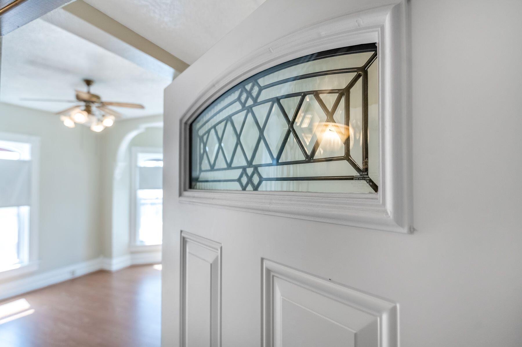 132 E 10th St, Hanford, CA 93230