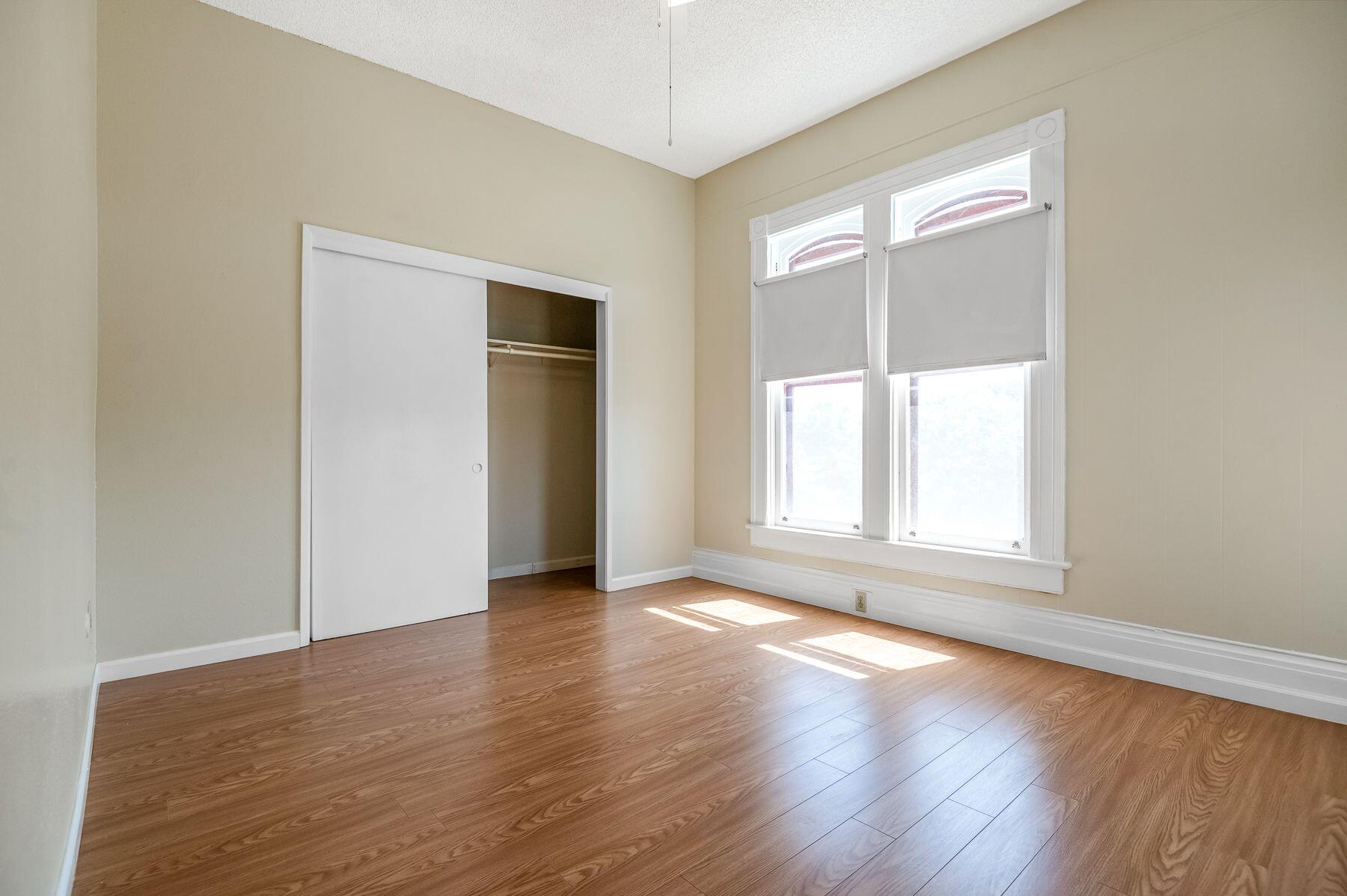 132 E 10th St, Hanford, CA 93230