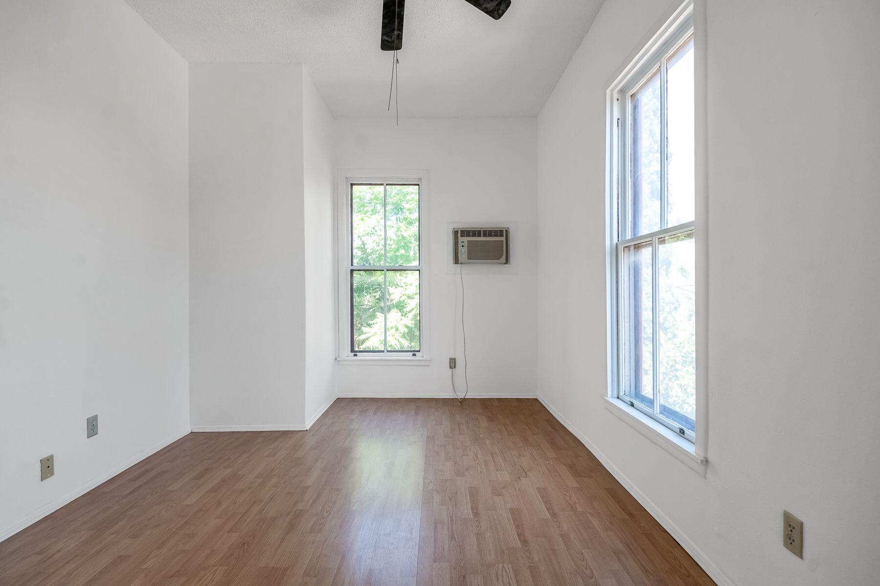 132 E 10th St, Hanford, CA 93230