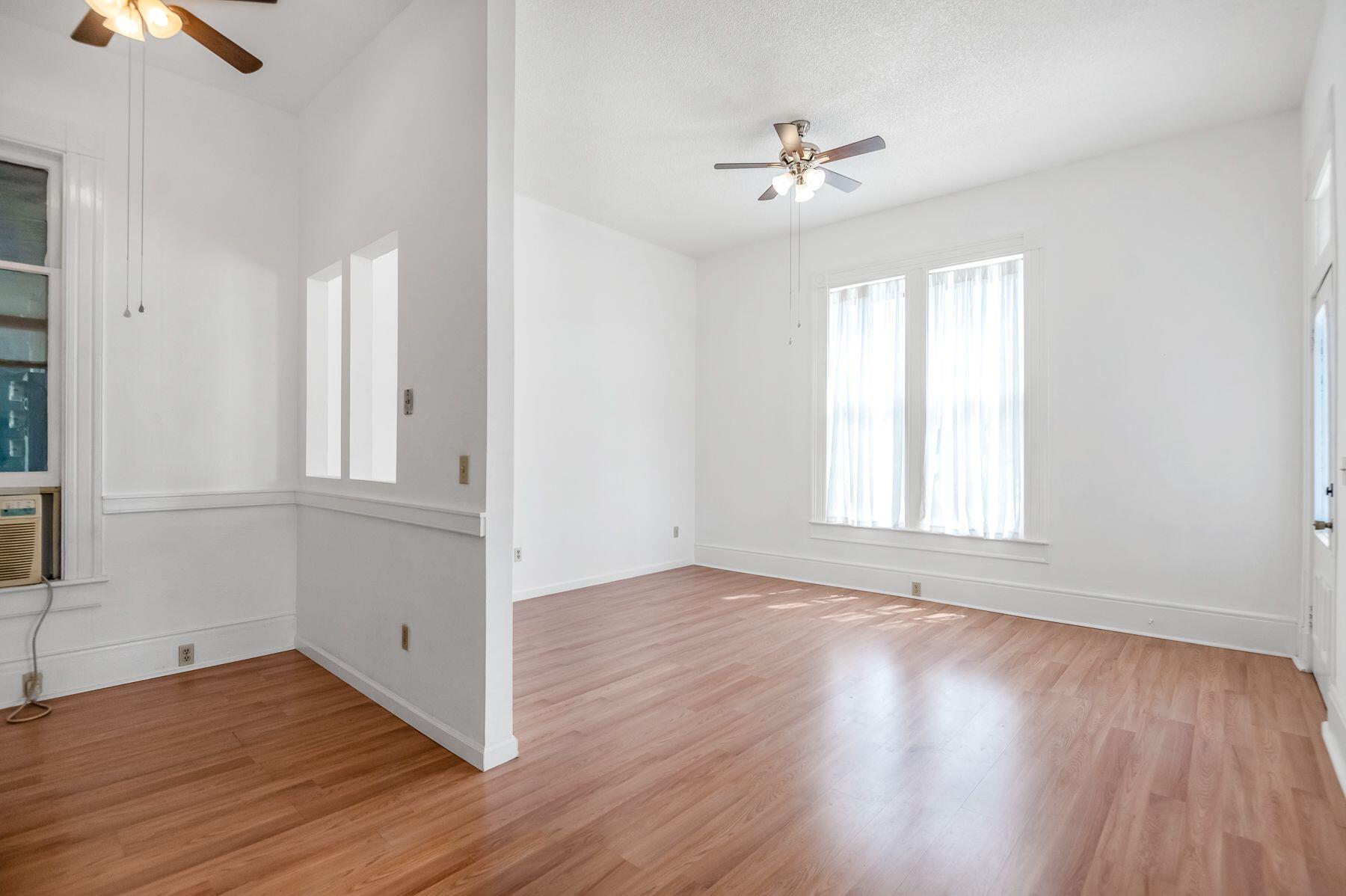 132 E 10th St, Hanford, CA 93230