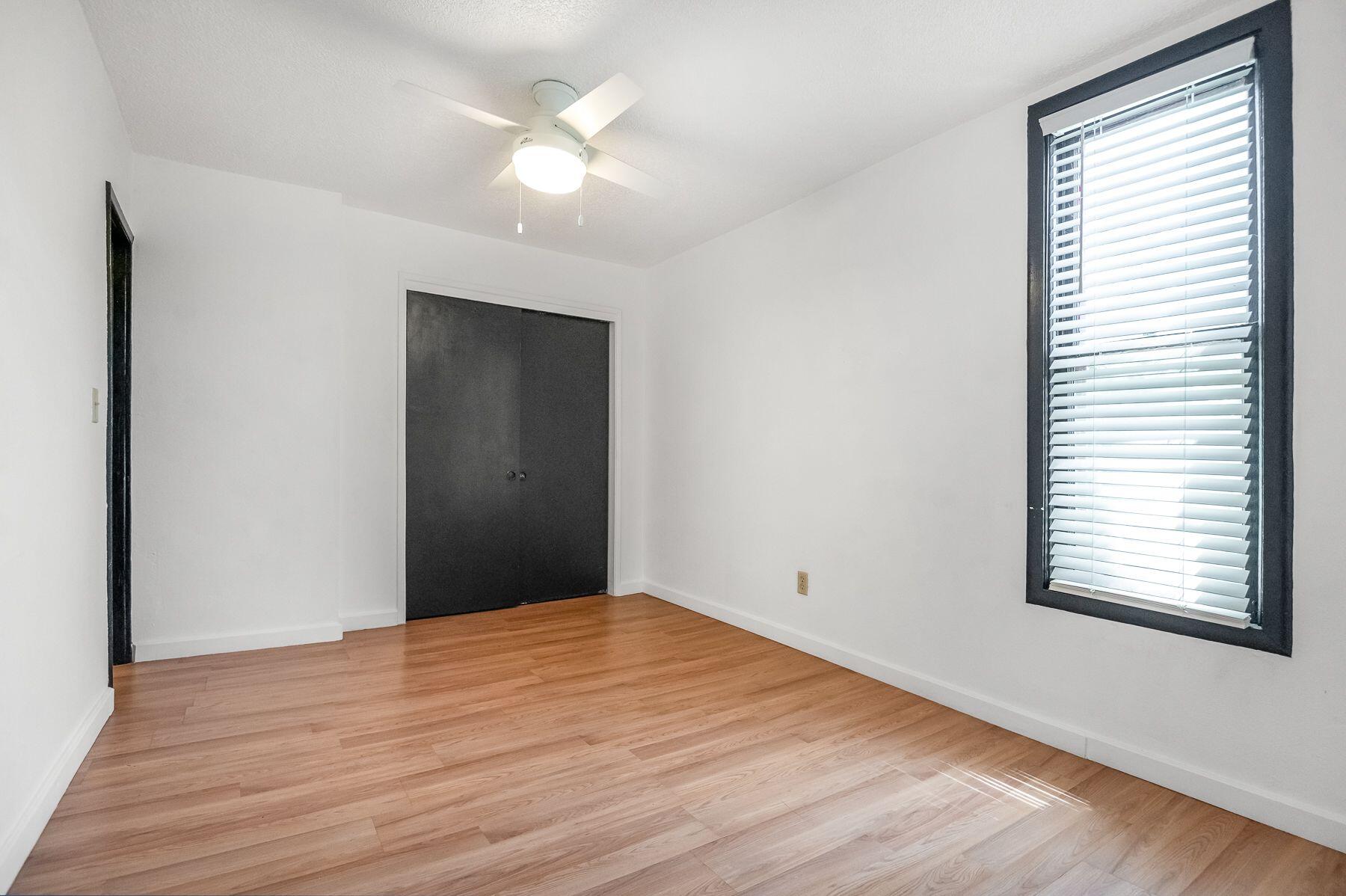 132 E 10th St, Hanford, CA 93230