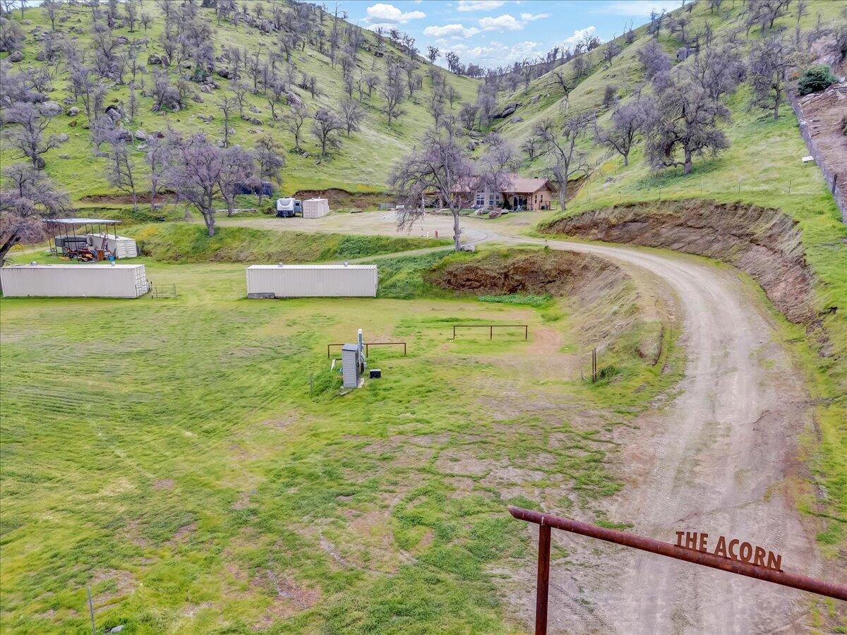 31161 Meadowlark Ln, Springville, CA 93265