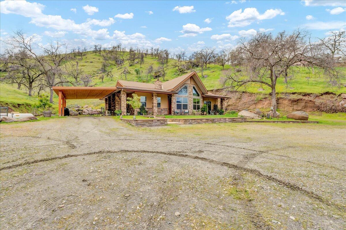31161 Meadowlark Ln, Springville, CA 93265