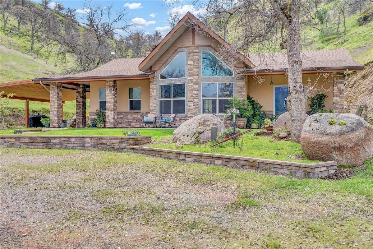 31161 Meadowlark Ln, Springville, CA 93265