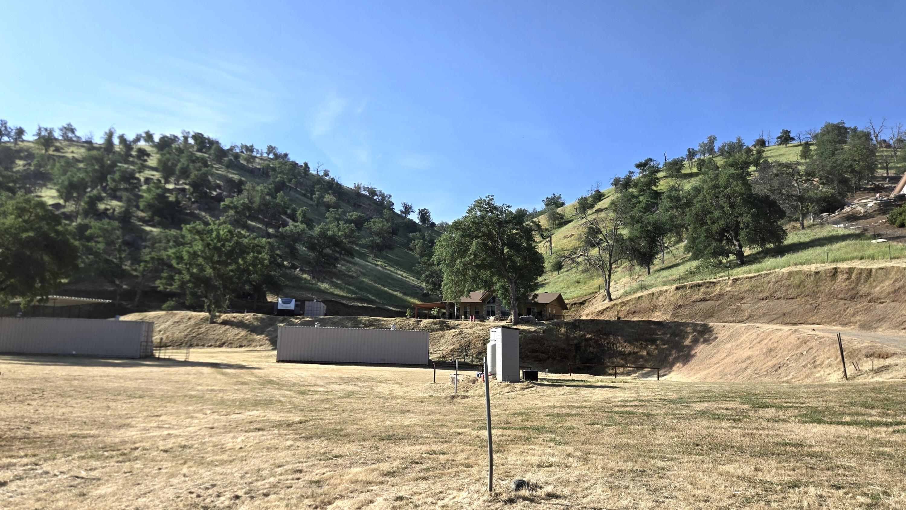 31161 Meadowlark Ln, Springville, CA 93265