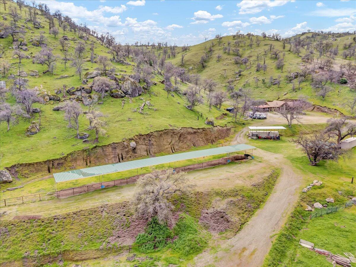 31161 Meadowlark Ln, Springville, CA 93265