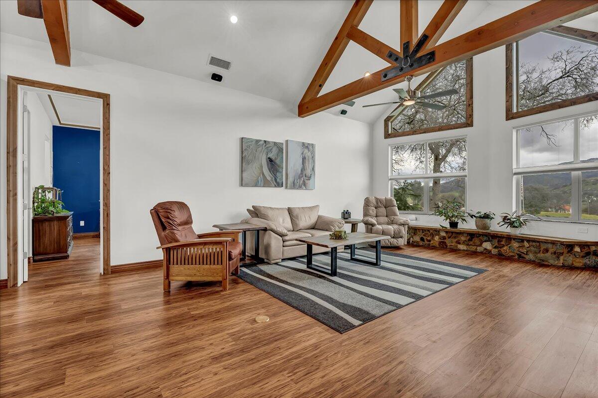 31161 Meadowlark Ln, Springville, CA 93265