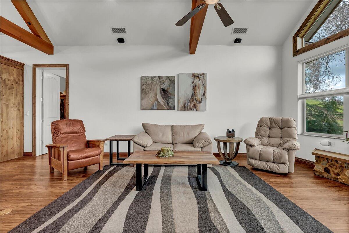 31161 Meadowlark Ln, Springville, CA 93265