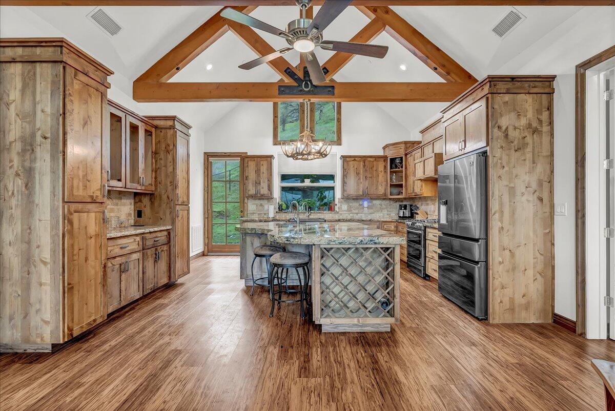 31161 Meadowlark Ln, Springville, CA 93265