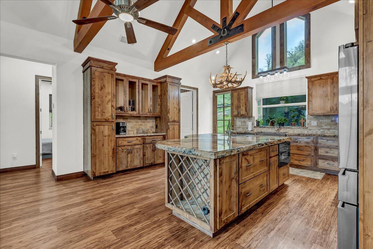 31161 Meadowlark Ln, Springville, CA 93265