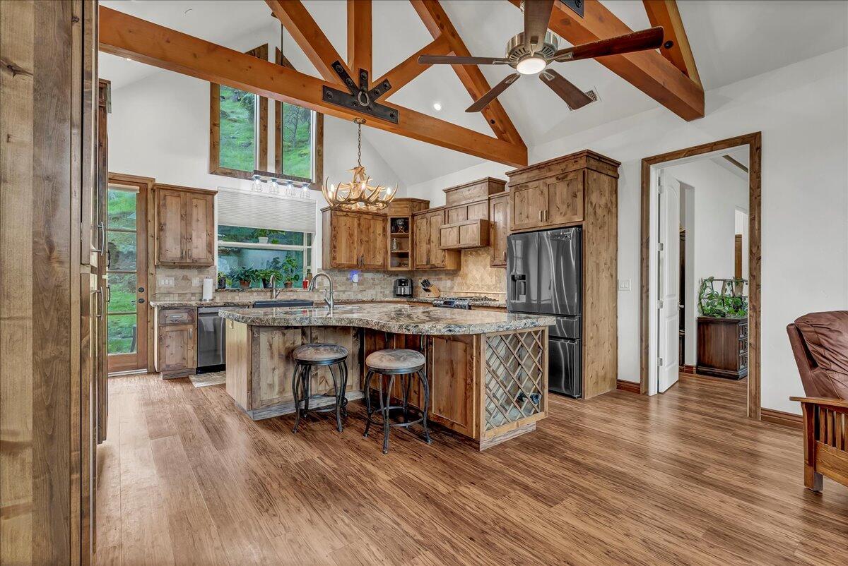 31161 Meadowlark Ln, Springville, CA 93265