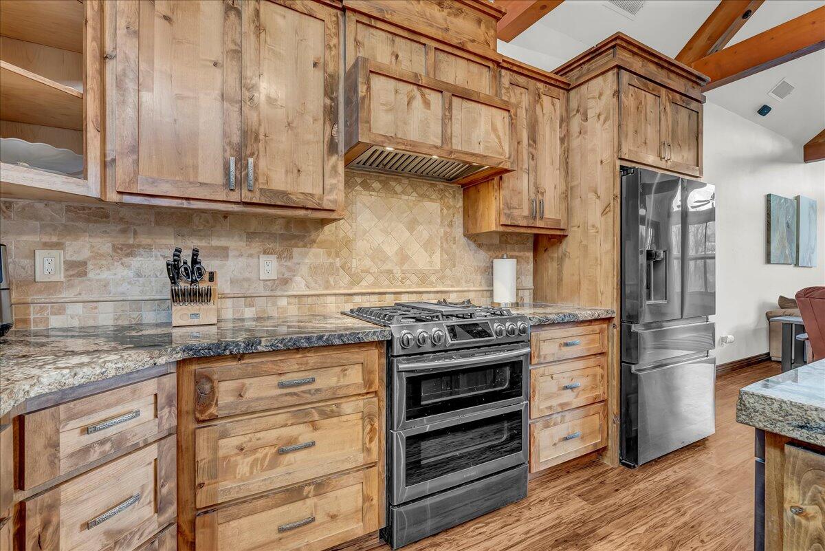 31161 Meadowlark Ln, Springville, CA 93265