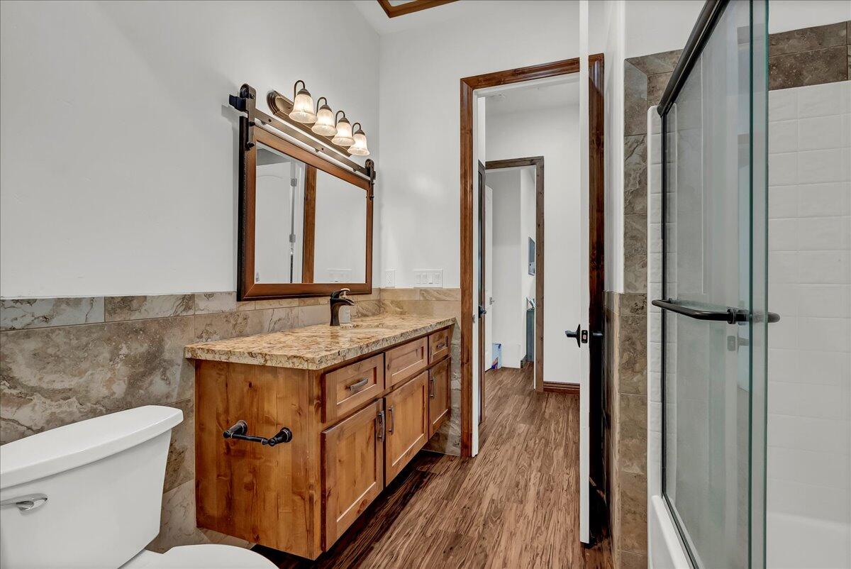 31161 Meadowlark Ln, Springville, CA 93265
