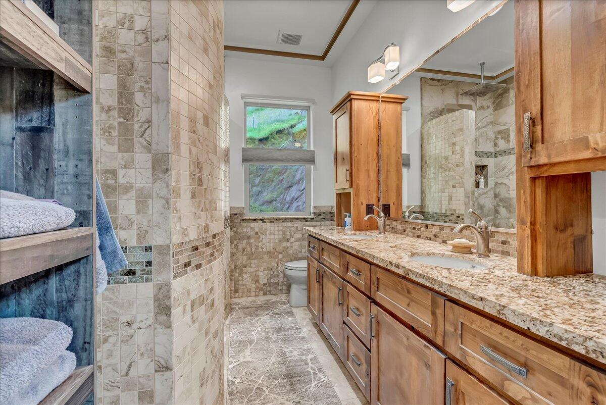 31161 Meadowlark Ln, Springville, CA 93265