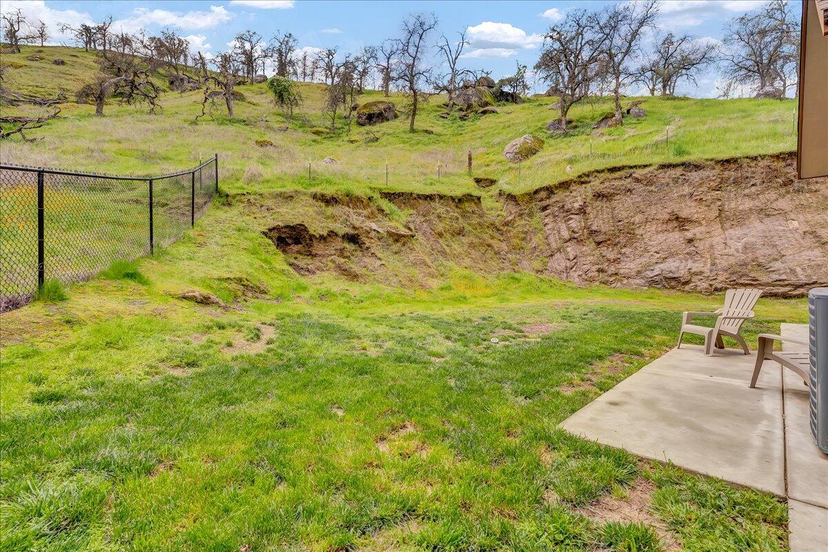 31161 Meadowlark Ln, Springville, CA 93265