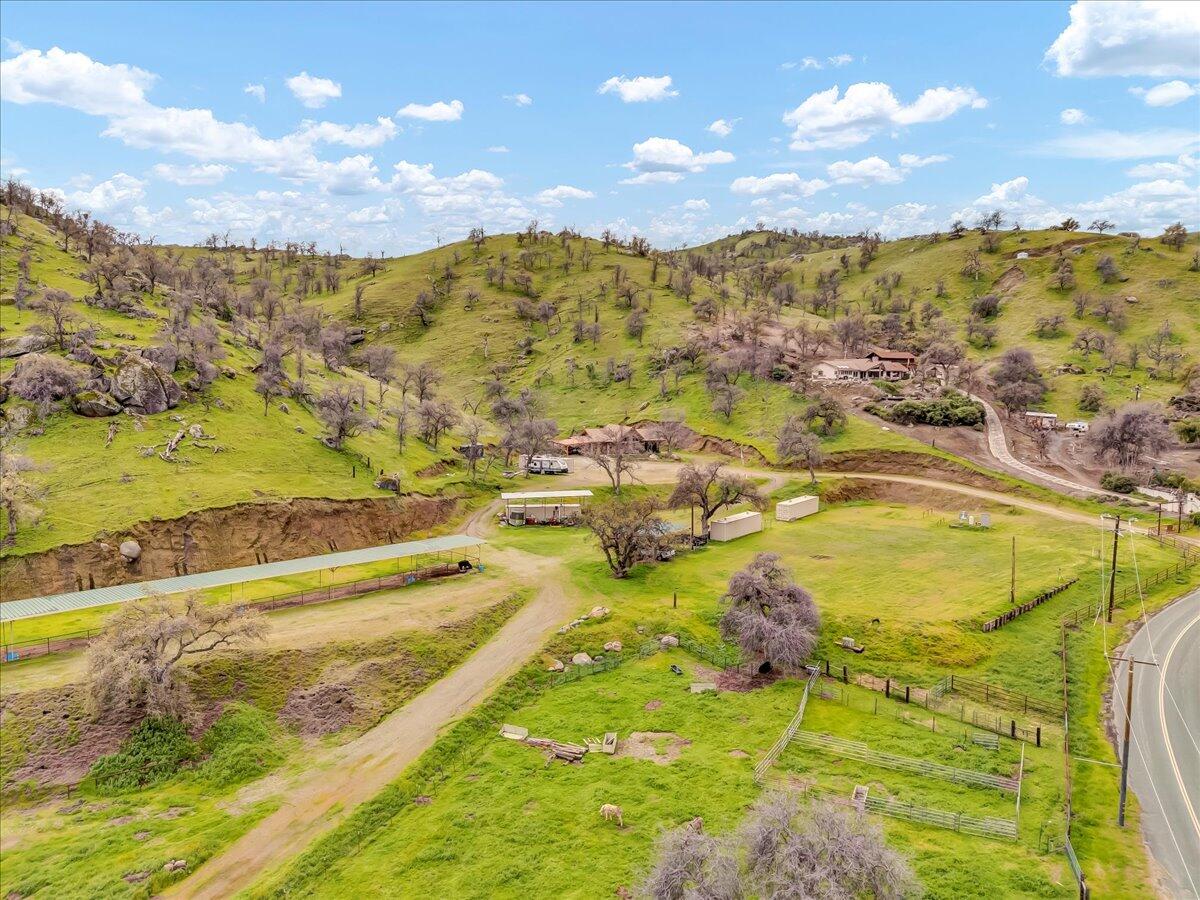 31161 Meadowlark Ln, Springville, CA 93265