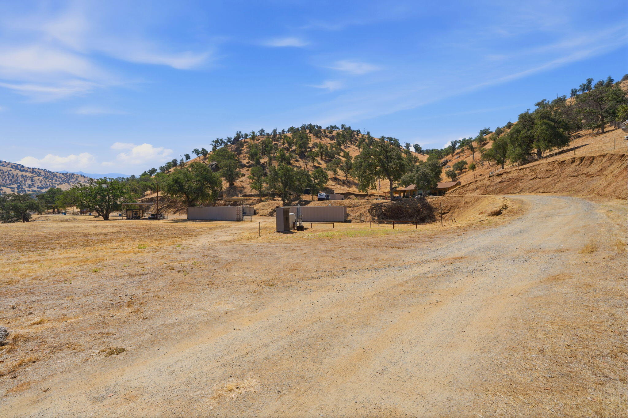 31161 Meadowlark Ln, Springville, CA 93265