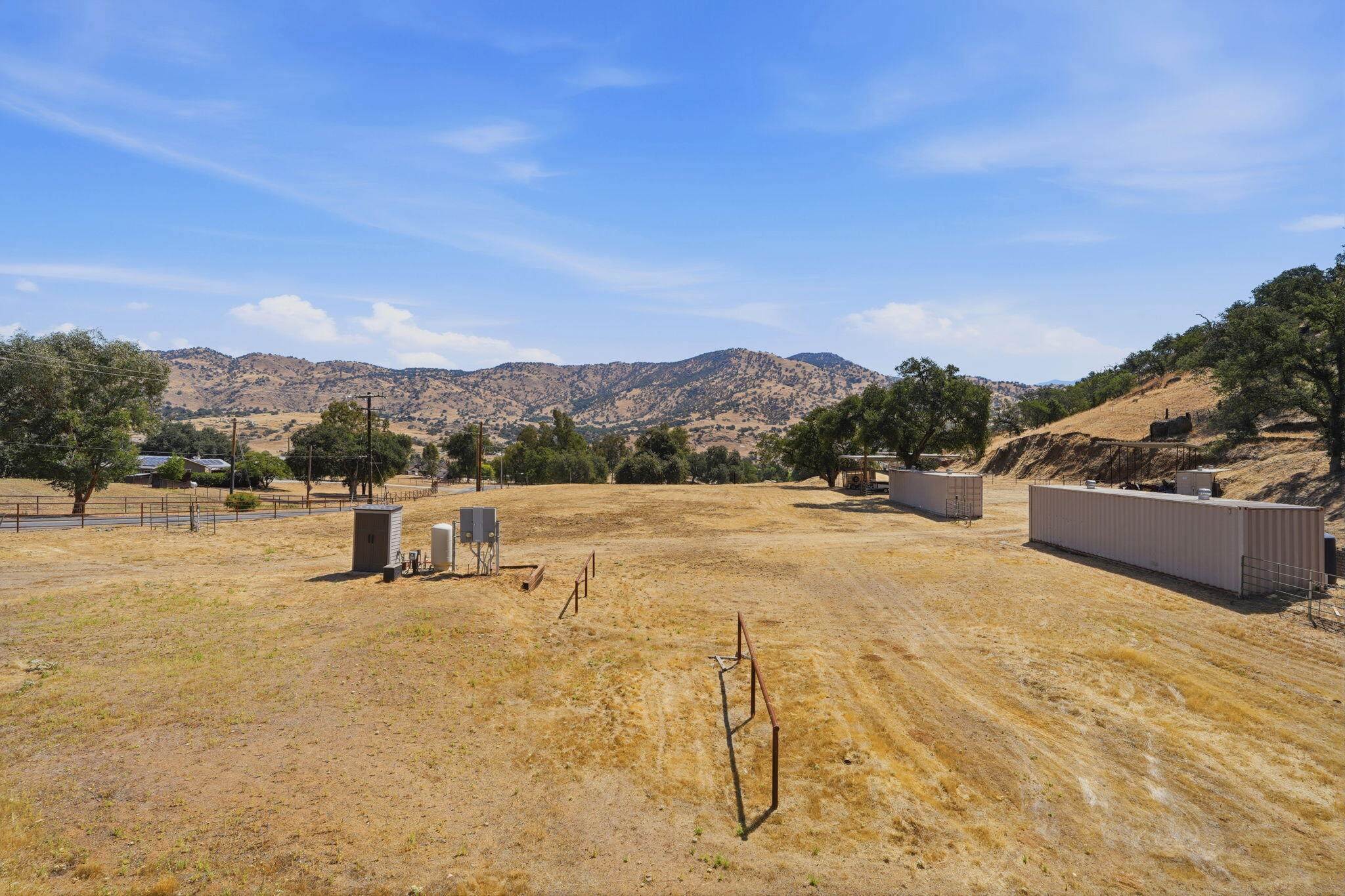 31161 Meadowlark Ln, Springville, CA 93265
