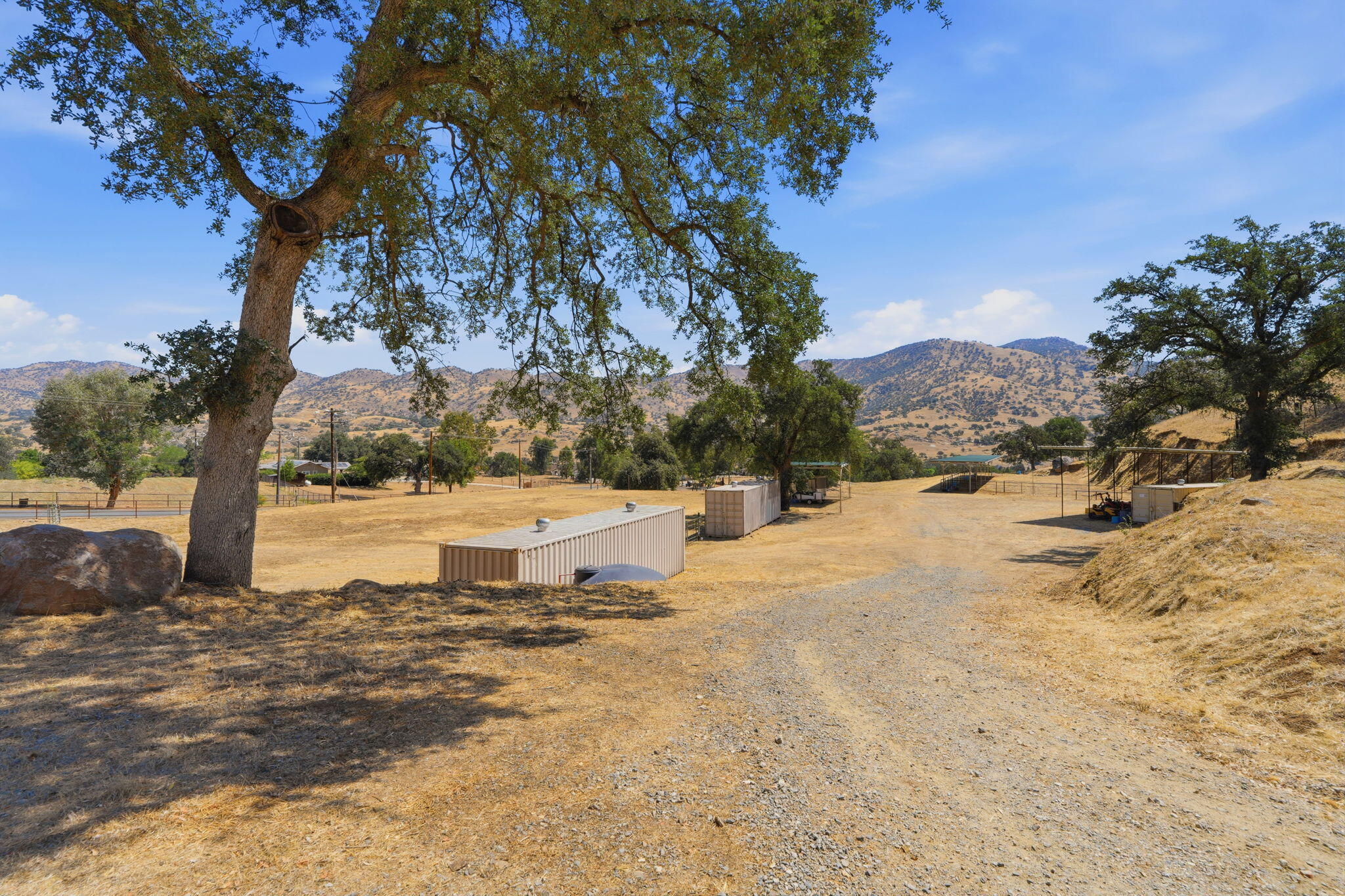 31161 Meadowlark Ln, Springville, CA 93265