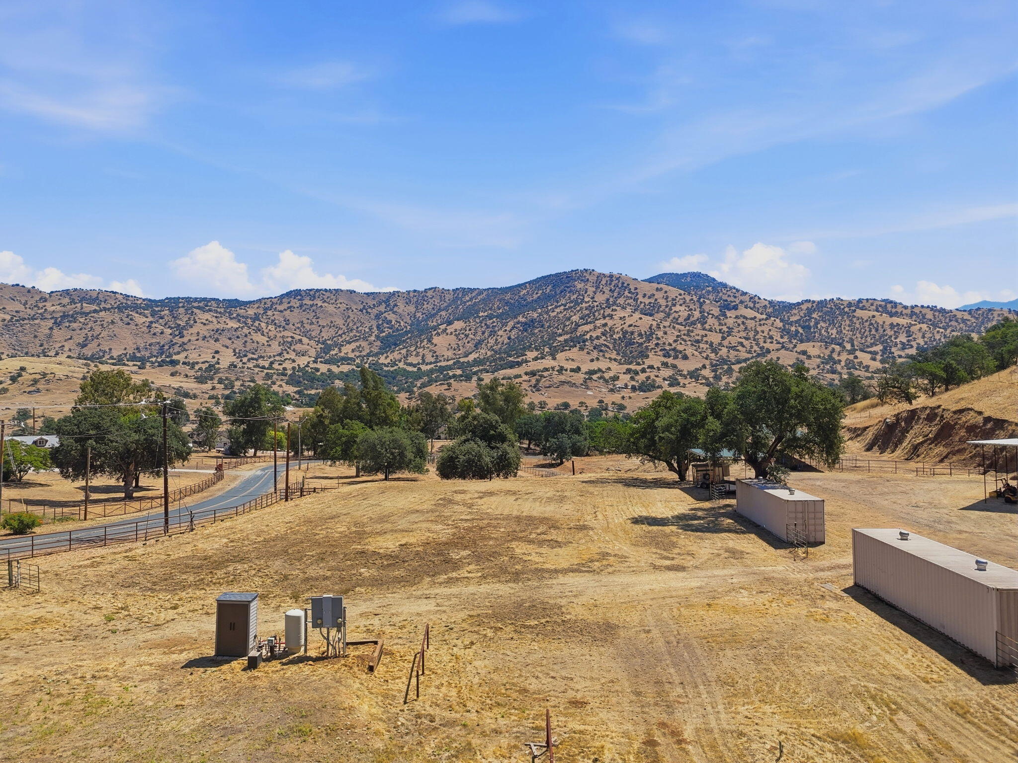 31161 Meadowlark Ln, Springville, CA 93265