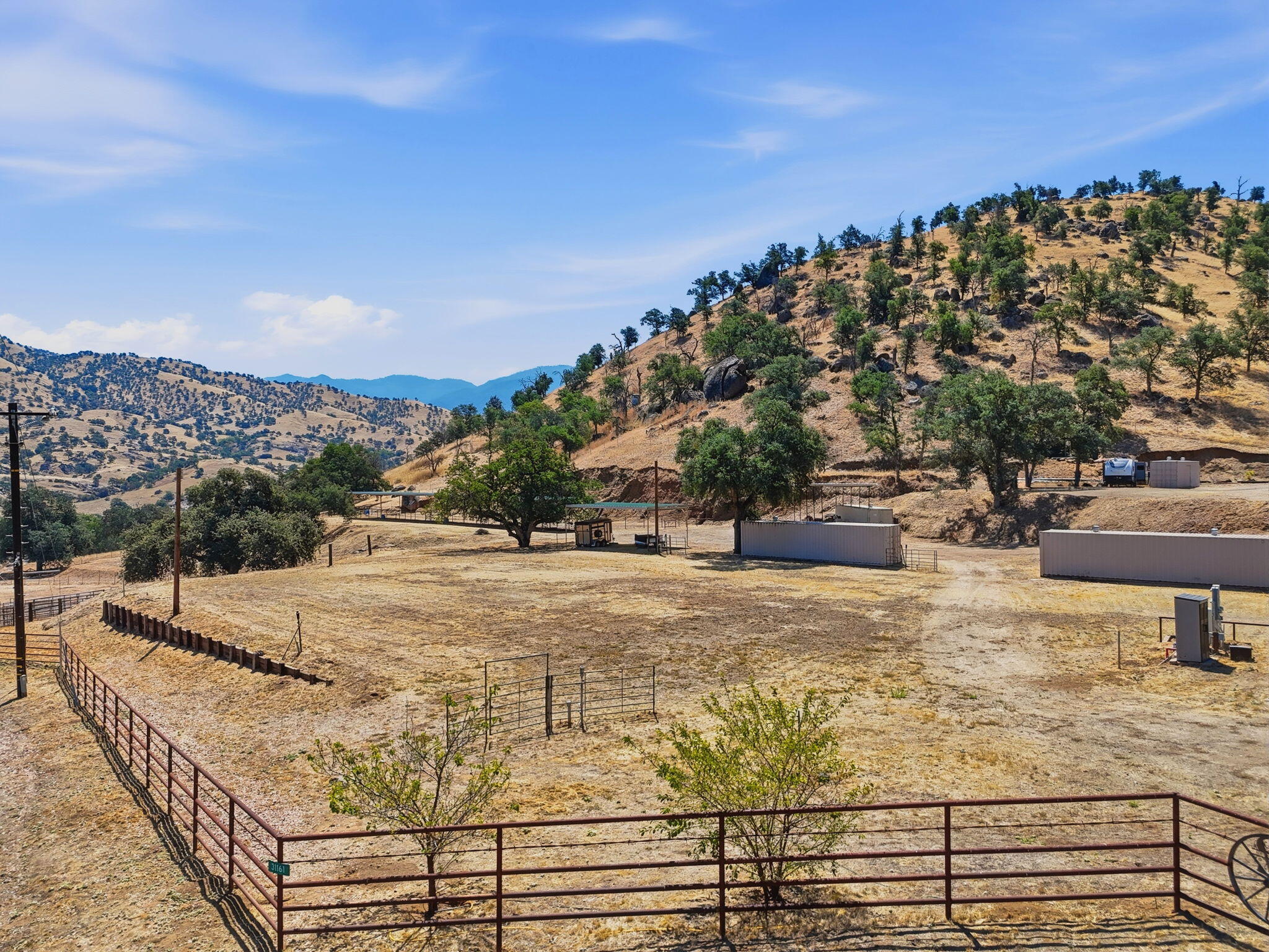 31161 Meadowlark Ln, Springville, CA 93265