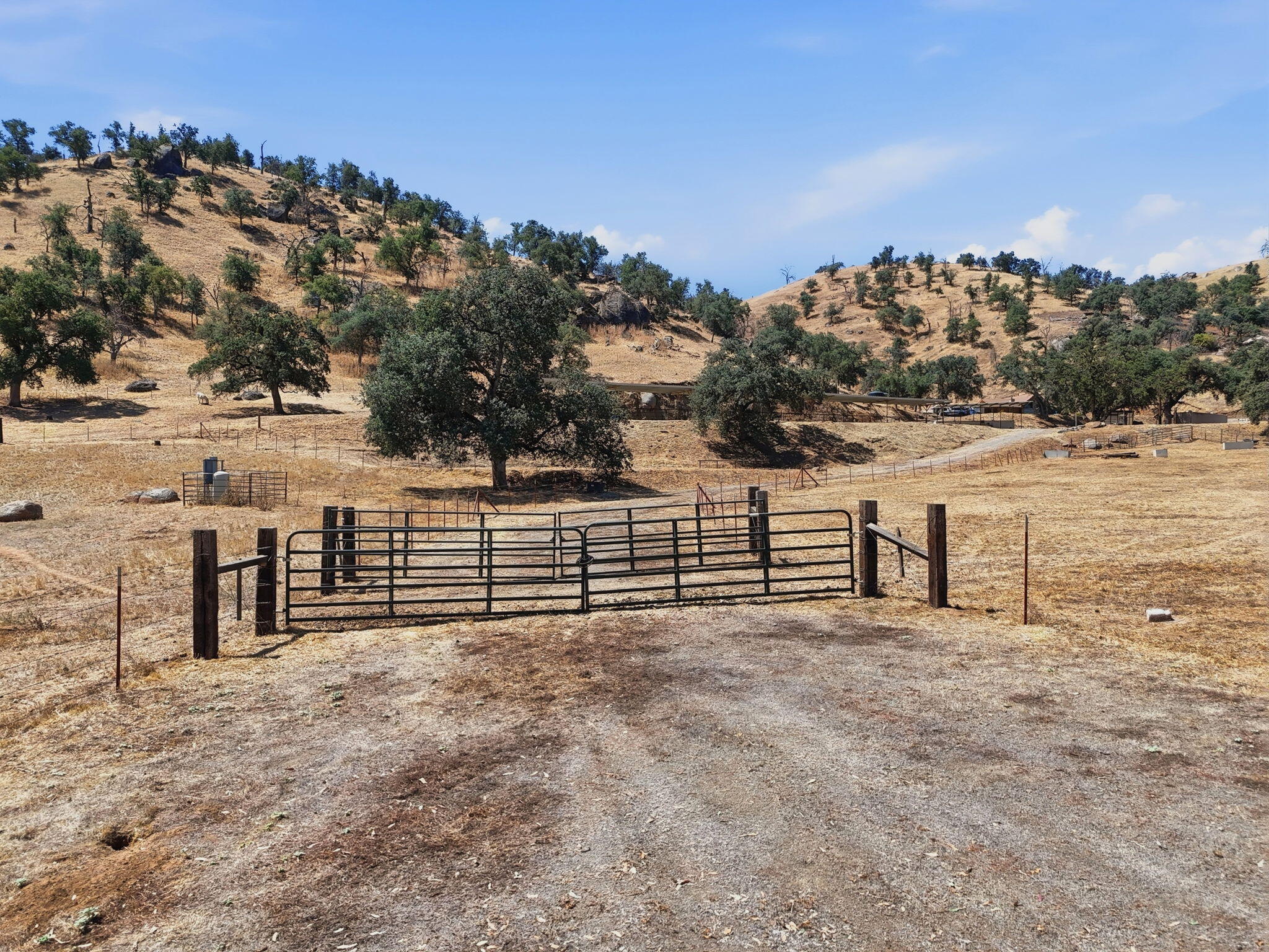 31161 Meadowlark Ln, Springville, CA 93265