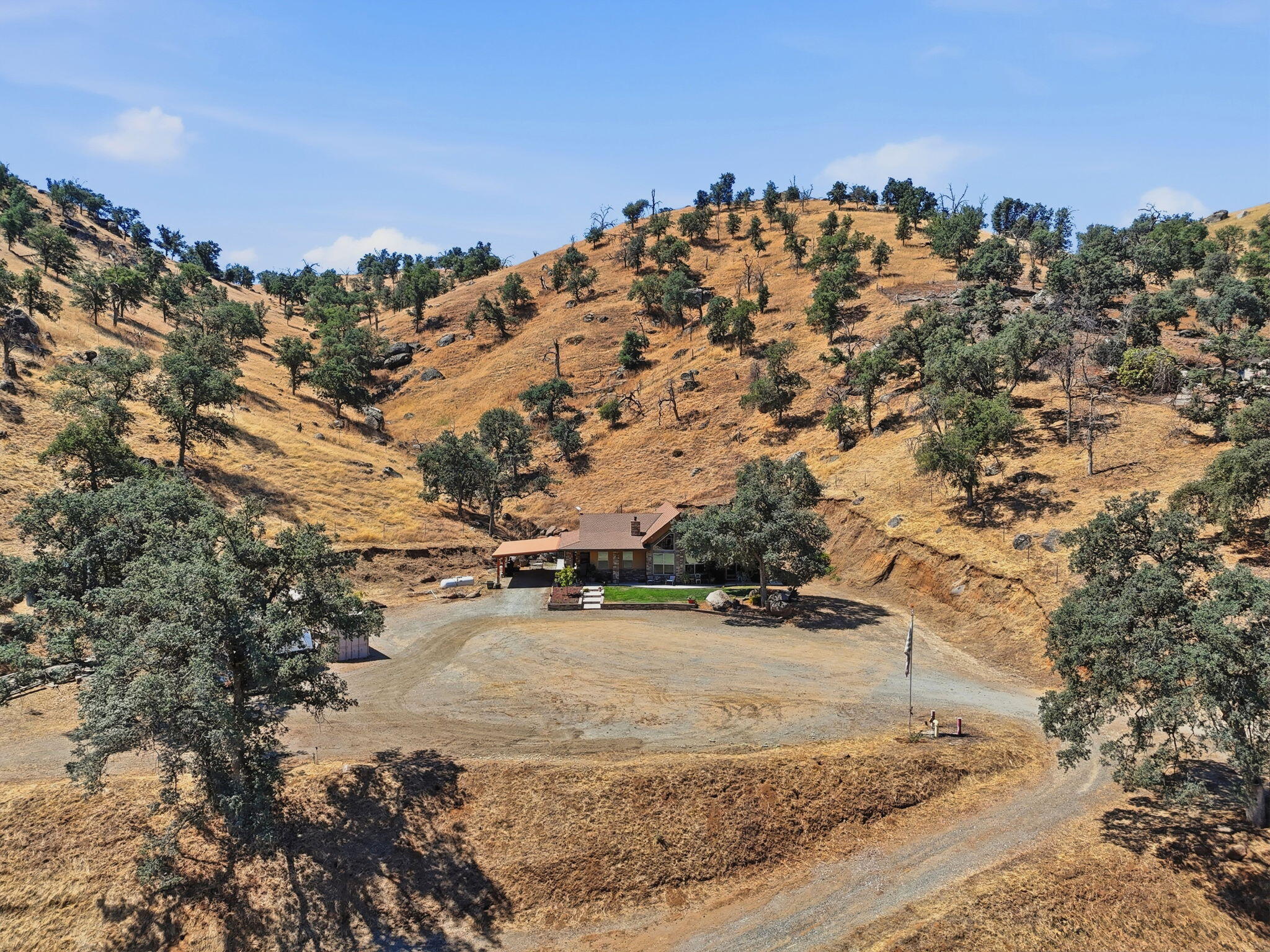31161 Meadowlark Ln, Springville, CA 93265