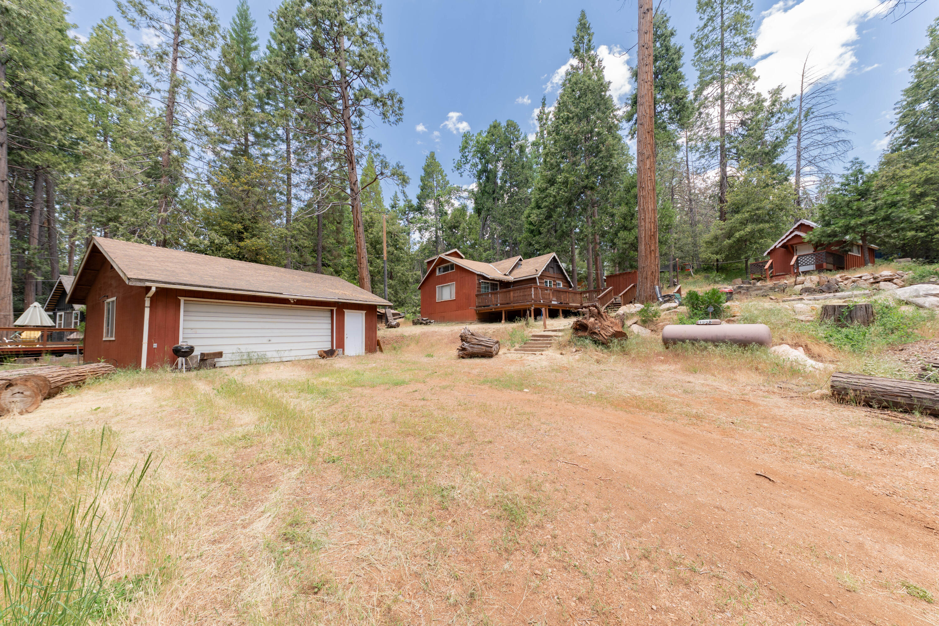 1998 Tienken Ave, Camp Nelson, CA 93265