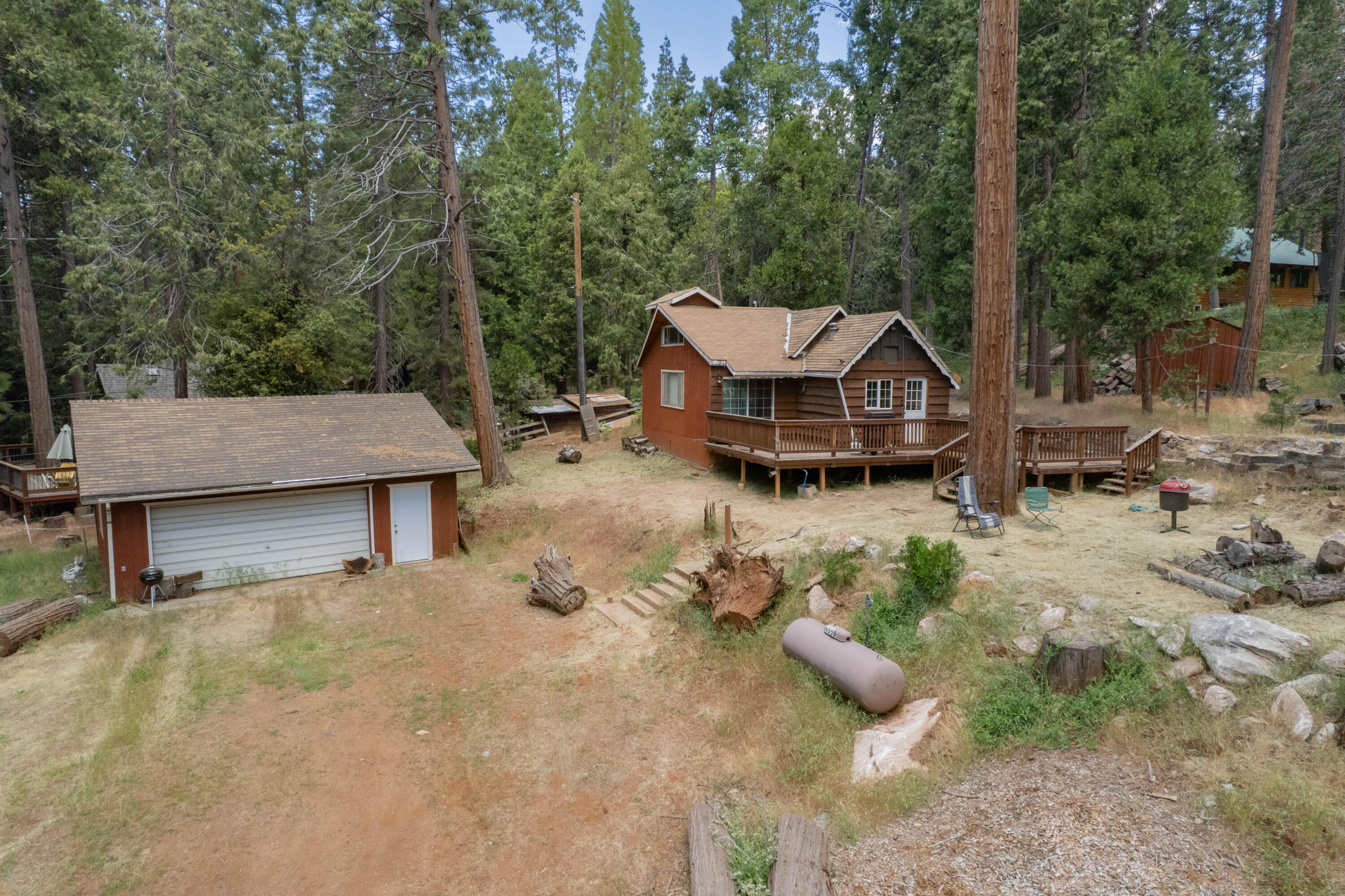 1998 Tienken Ave, Camp Nelson, CA 93265