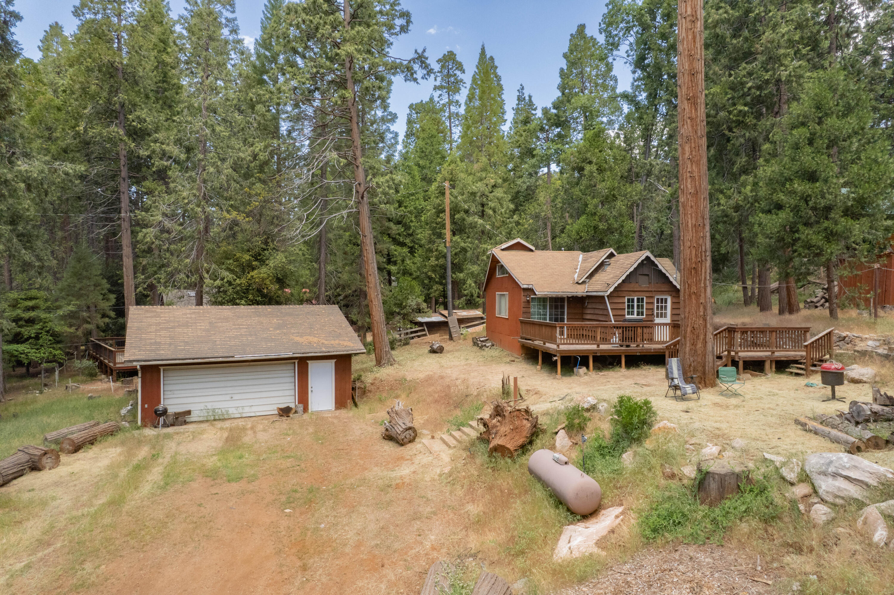 1998 Tienken Ave, Camp Nelson, CA 93265