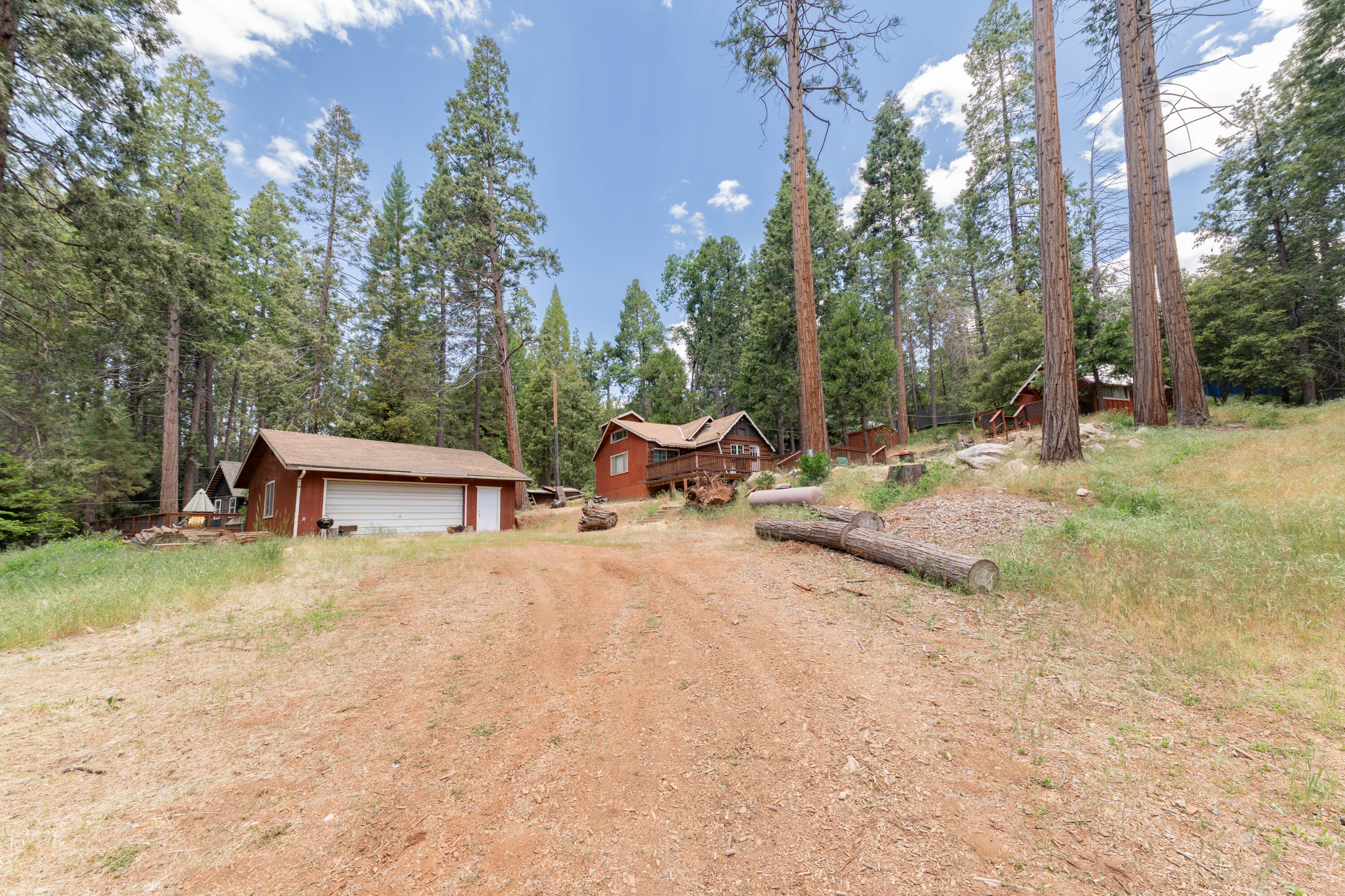 1998 Tienken Ave, Camp Nelson, CA 93265