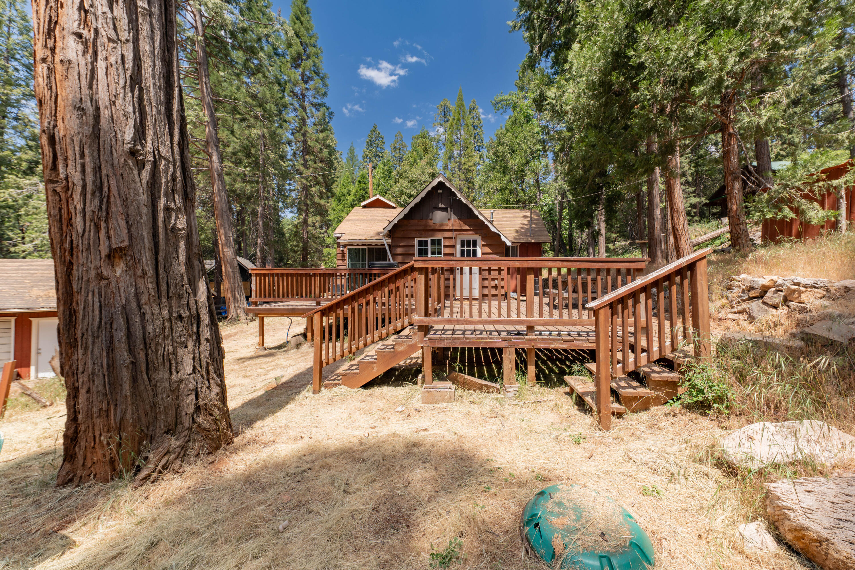 1998 Tienken Ave, Camp Nelson, CA 93265