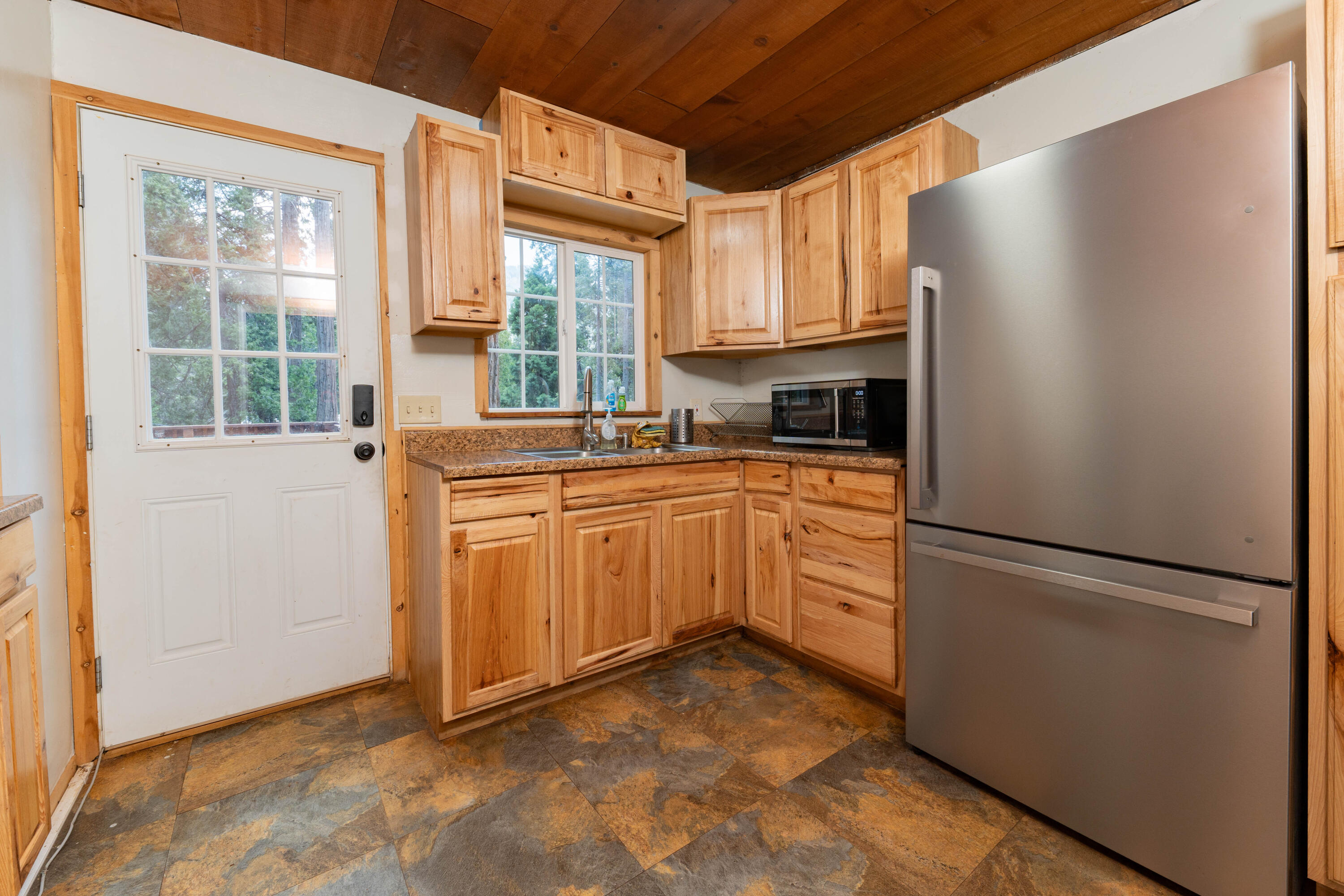 1998 Tienken Ave, Camp Nelson, CA 93265